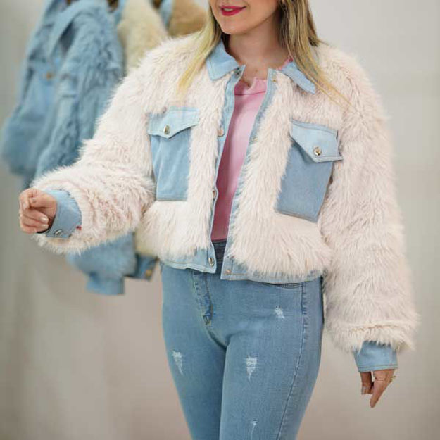 تصویر  کت خز ترکیب با جین