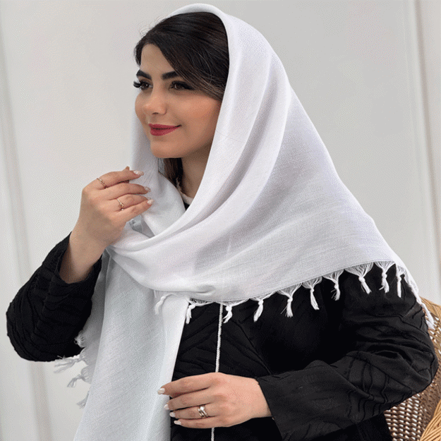 تصویر  روسری نخی سه گوش